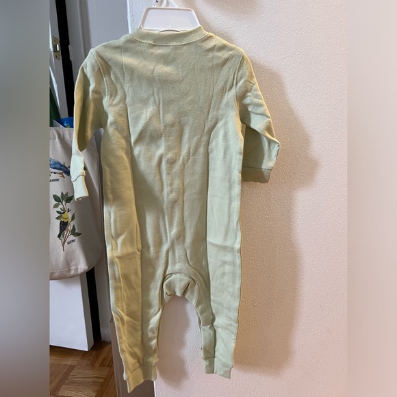 New Uniqlo one piece outfit - Picture 3 of 5